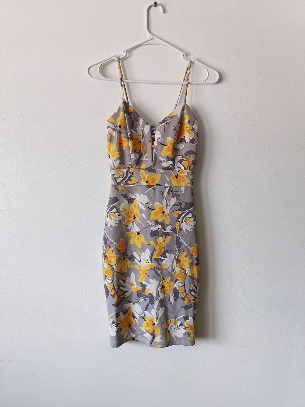 Madrag Floral Spaghetti-Strap Sheath Dress in Yellow and Gray S